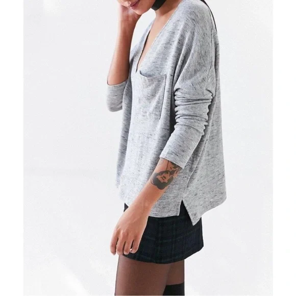 Urban Outfitters BDG V-Neck Drop Shoulder Sweater Light Chest Pocket SzXS/TP - Picture 2 of 7